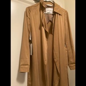Aritzia Maximo Trench - new with tags